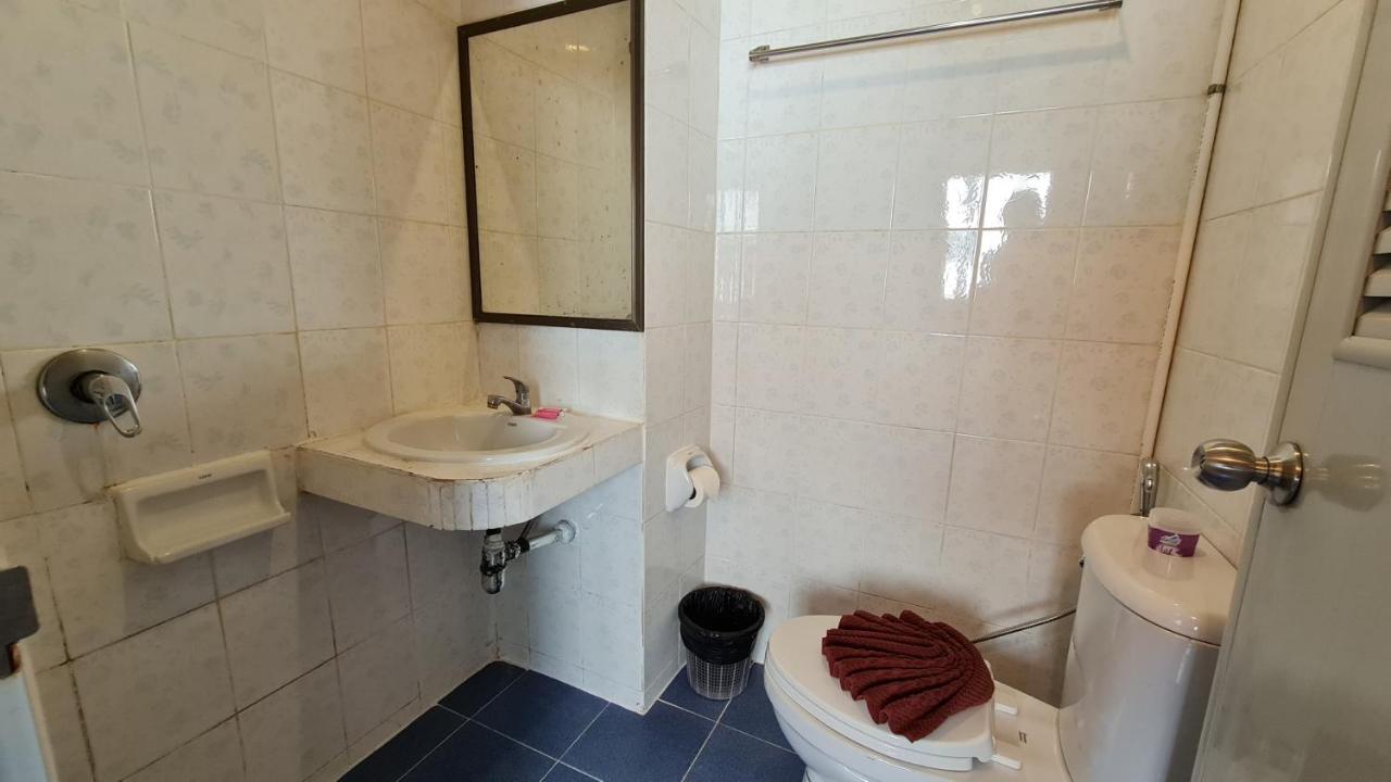Vech Guesthouse Patong Exterior photo