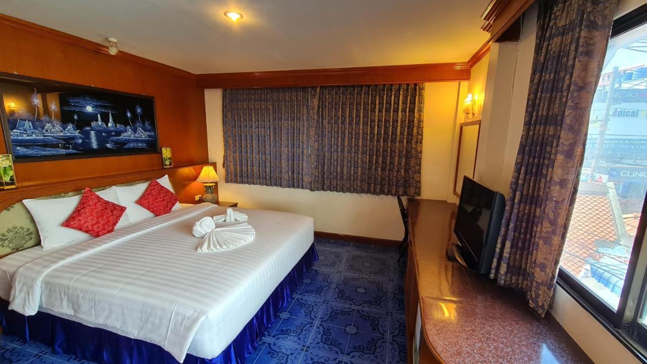 Vech Guesthouse Patong Exterior photo