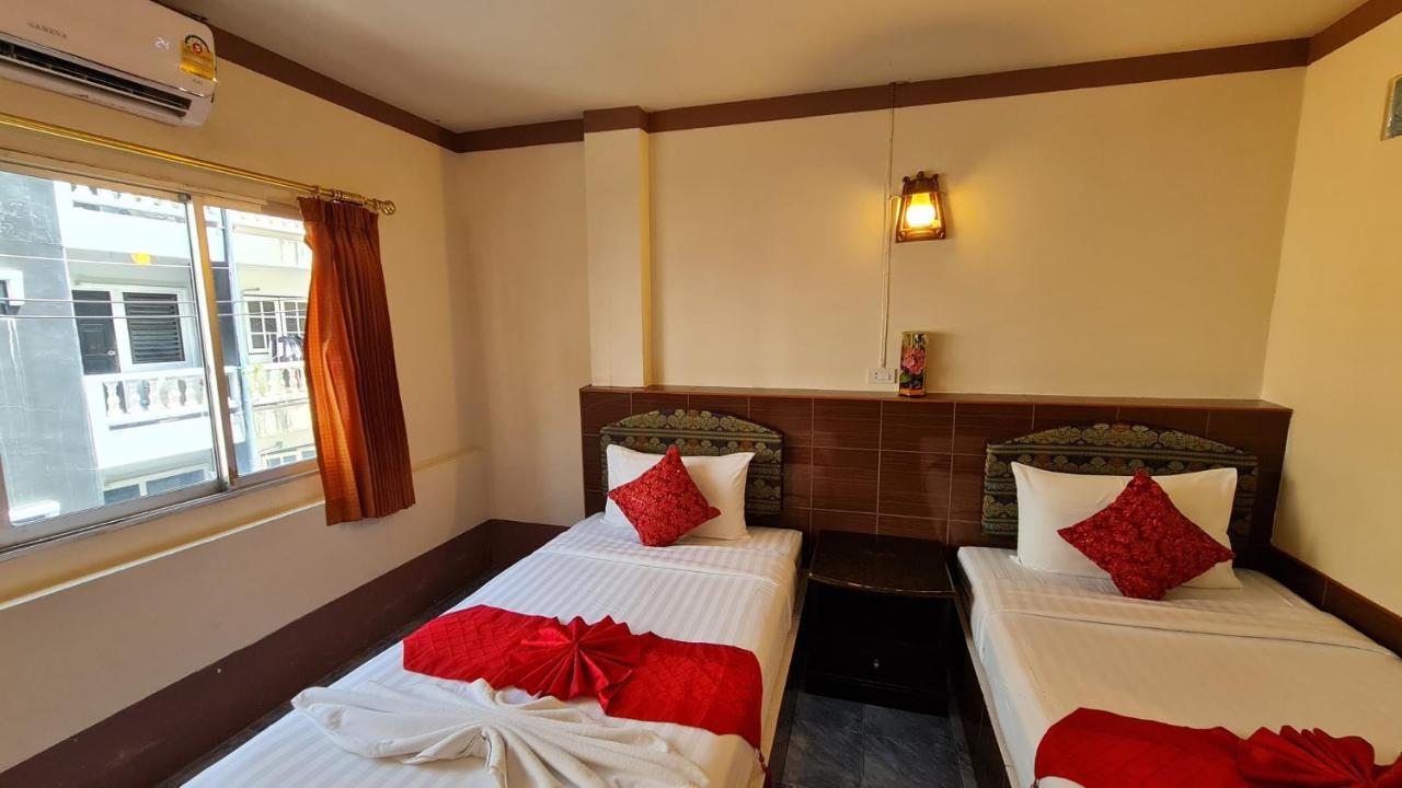Vech Guesthouse Patong Exterior photo