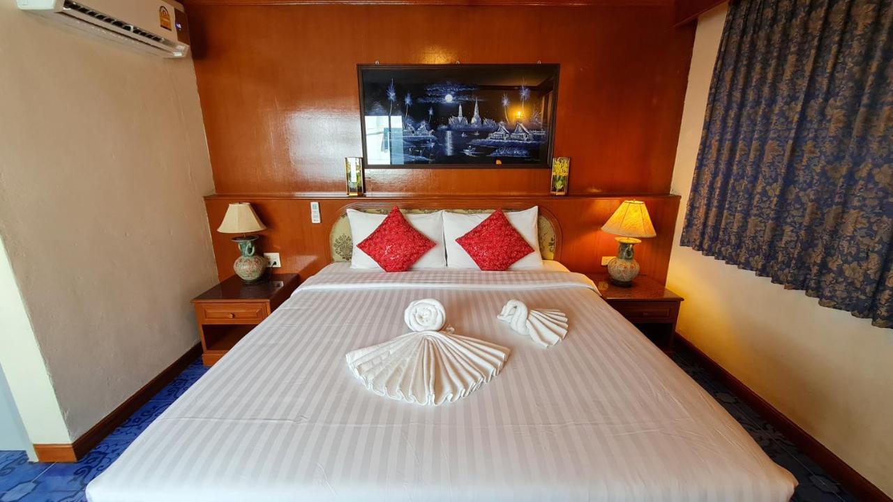 Vech Guesthouse Patong Exterior photo