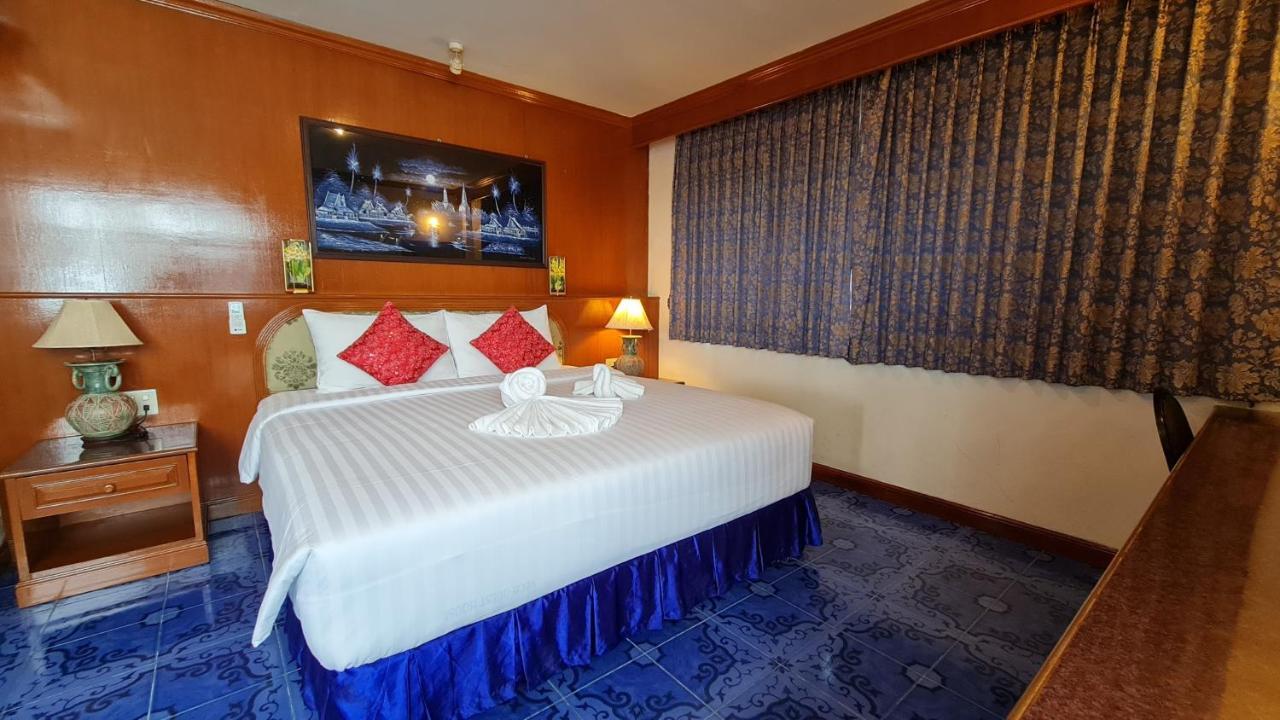 Vech Guesthouse Patong Exterior photo
