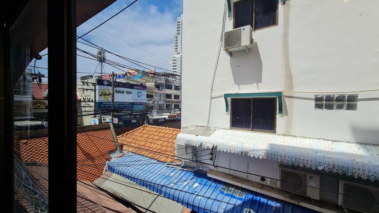 Vech Guesthouse Patong Exterior photo