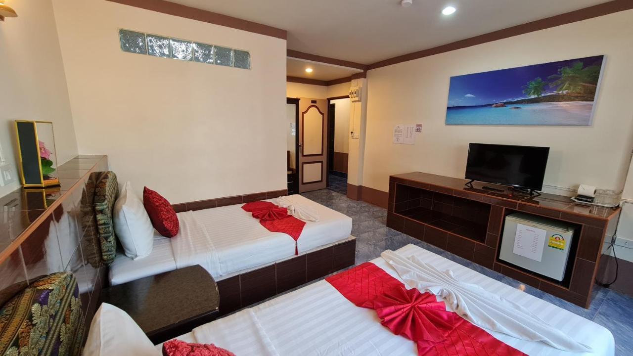 Vech Guesthouse Patong Exterior photo