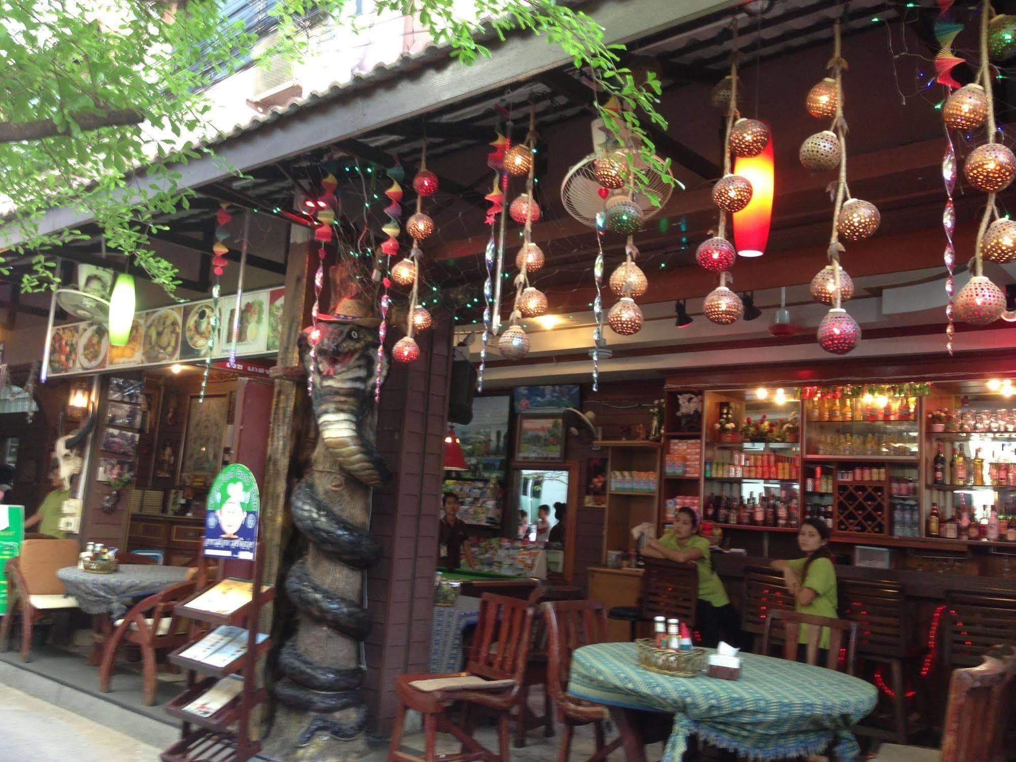 Vech Guesthouse Patong Exterior photo